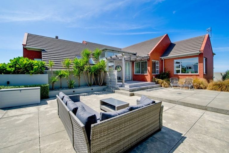 Photo of property in 15 Highgrove, Saint Clair, Dunedin, 9012