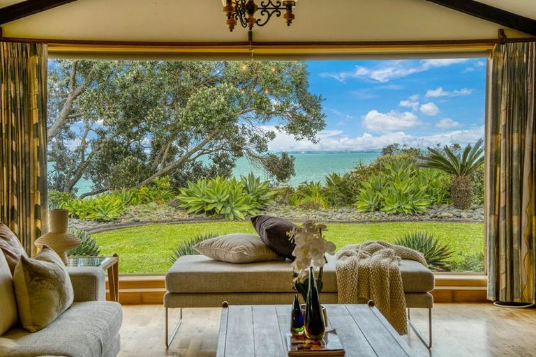 Photo of property in 913 Beach Road, Waiake, Auckland, 0630