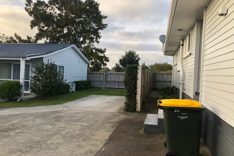 Photo of property in 44 Gossamer Drive, Pakuranga Heights, Auckland, 2010