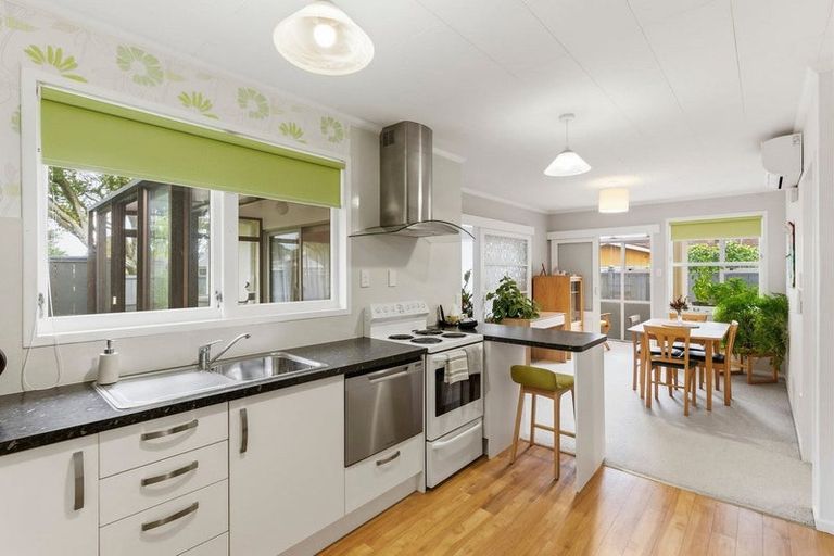 Photo of property in 44 Tui Road, Raumati Beach, Paraparaumu, 5032