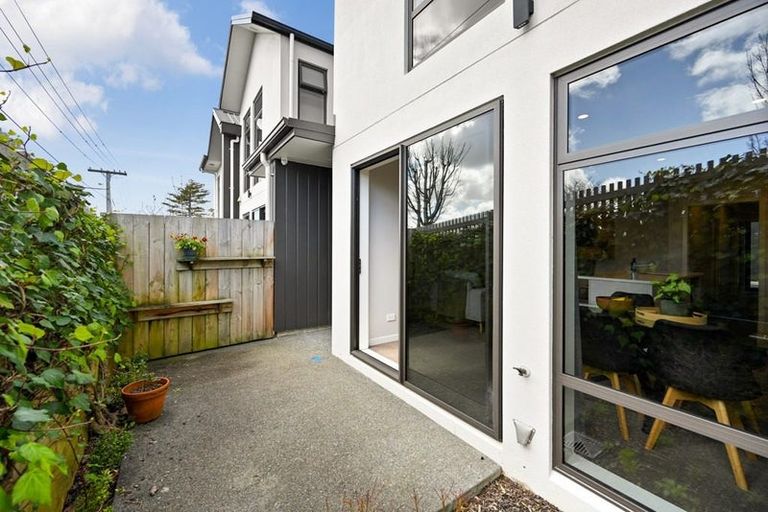 Photo of property in 2/25 Thackeray Street, Hamilton Lake, Hamilton, 3204