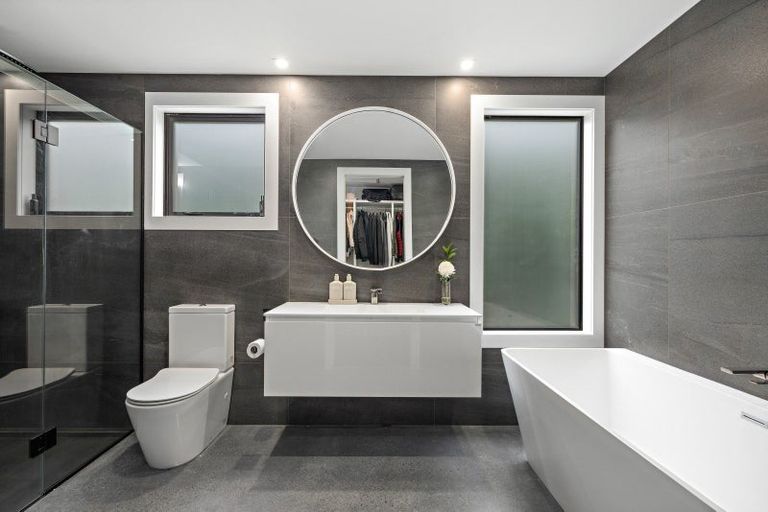 Photo of property in 7 Wrybill Way, Point Wells, 0986
