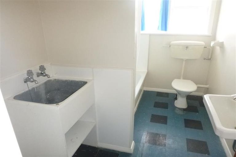 Photo of property in 8a Bella Grove, Naenae, Lower Hutt, 5011