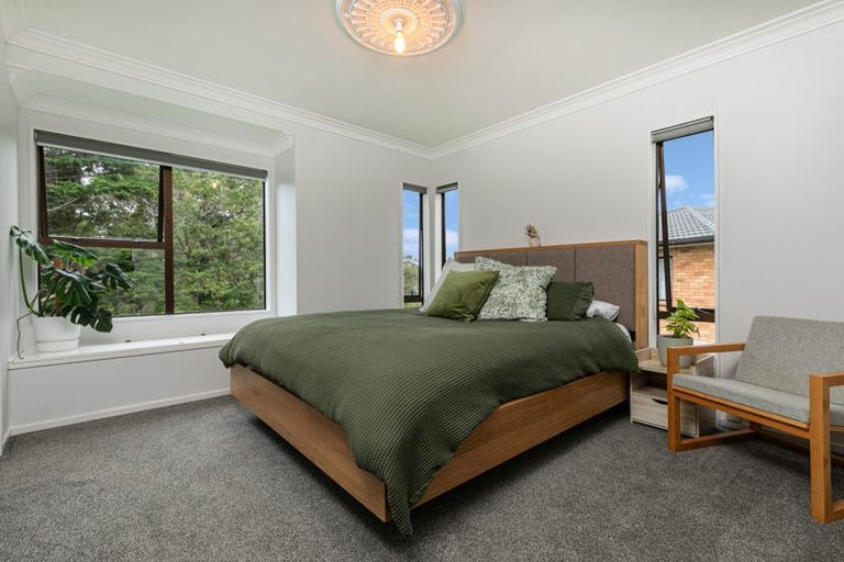 Photo of property in 2/3 Miriam Corban Heights, Henderson, Auckland, 0612