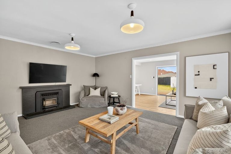 Photo of property in 15 Oakfield Street, Burnside, Christchurch, 8053