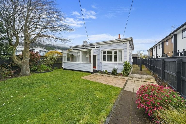 Photo of property in 99 Whites Line East, Waiwhetu, Lower Hutt, 5010