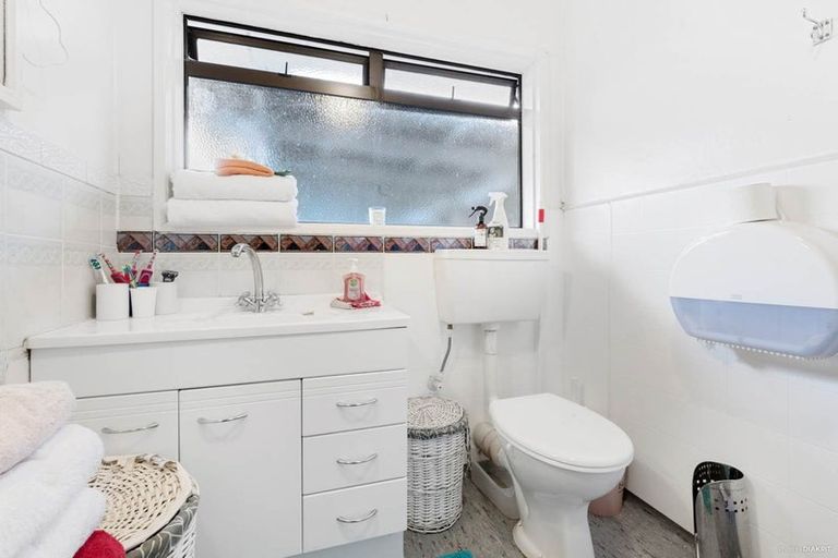 Photo of property in 8 Royton Avenue, Mangere East, Auckland, 2024