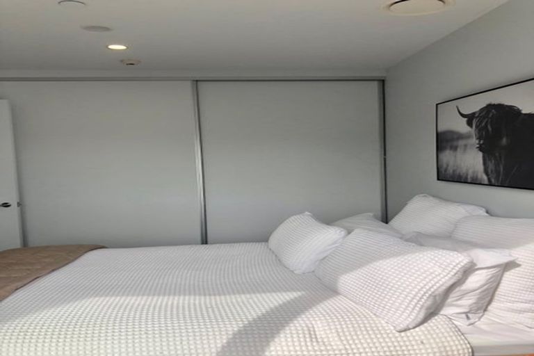 Photo of property in Frank Sargeson Apts, 2/74g Anzac Street, Takapuna, Auckland, 0622