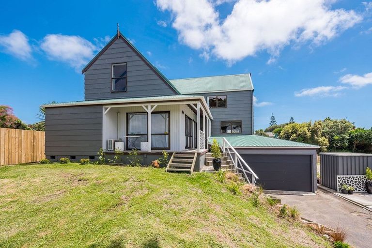 Photo of property in 189 Tutere Street, Waikanae Beach, Waikanae, 5036