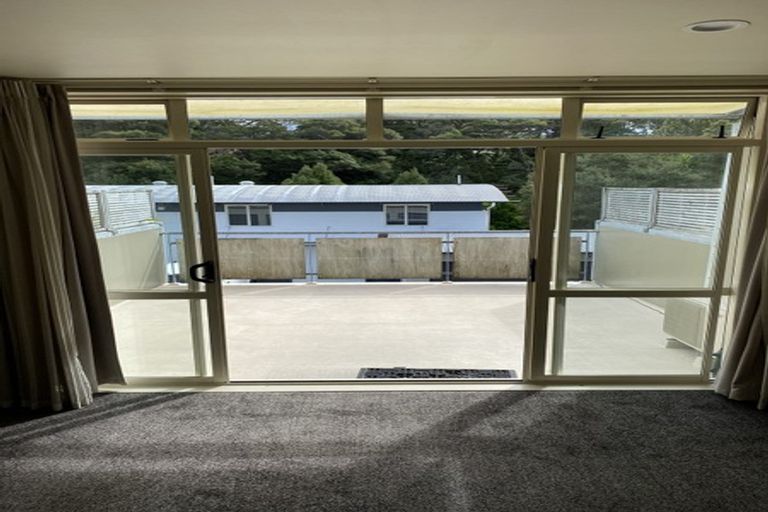 Photo of property in 2f/20 Ian Marwick Place, Birkenhead, Auckland, 0626