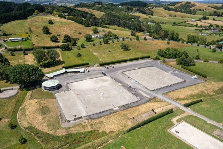 Photo of property in 75 Sutton Road, Brookby, Manurewa, 2576