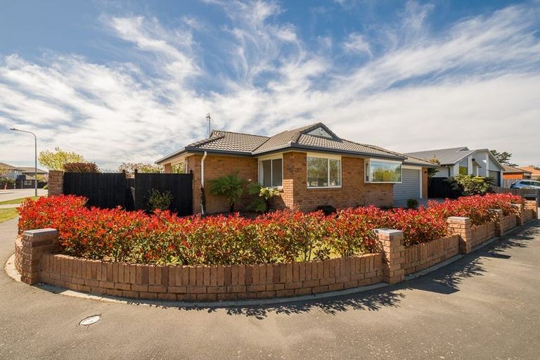 Photo of property in 14 Rue De La Mare, Parklands, Christchurch, 8083