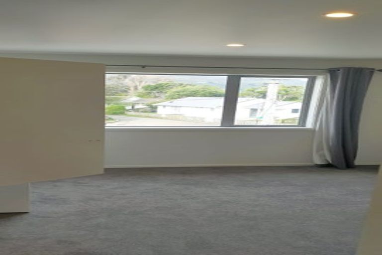 Photo of property in 10 Harena Way, Moera, Lower Hutt, 5010