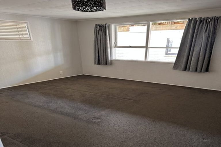 Photo of property in 31 Whitford Road, Howick, Auckland, 2014