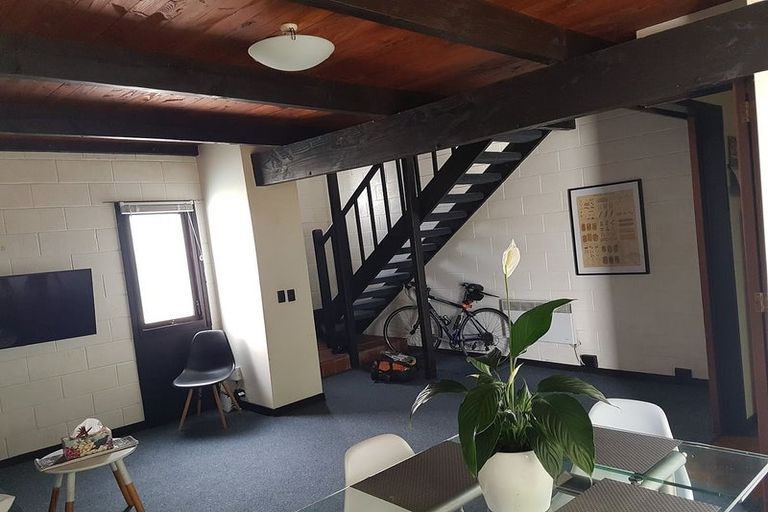 Photo of property in 24/10 Pitarua Street, Thorndon, Wellington, 6011