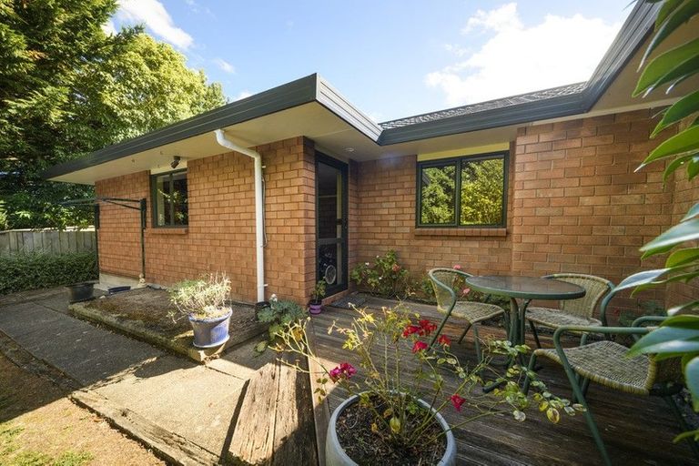 Photo of property in 53 Pacific Drive, Fitzherbert, Palmerston North, 4410