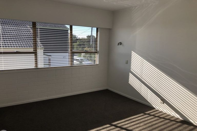 Photo of property in 85 Wade River Road, Stanmore Bay, Whangaparaoa, 0932