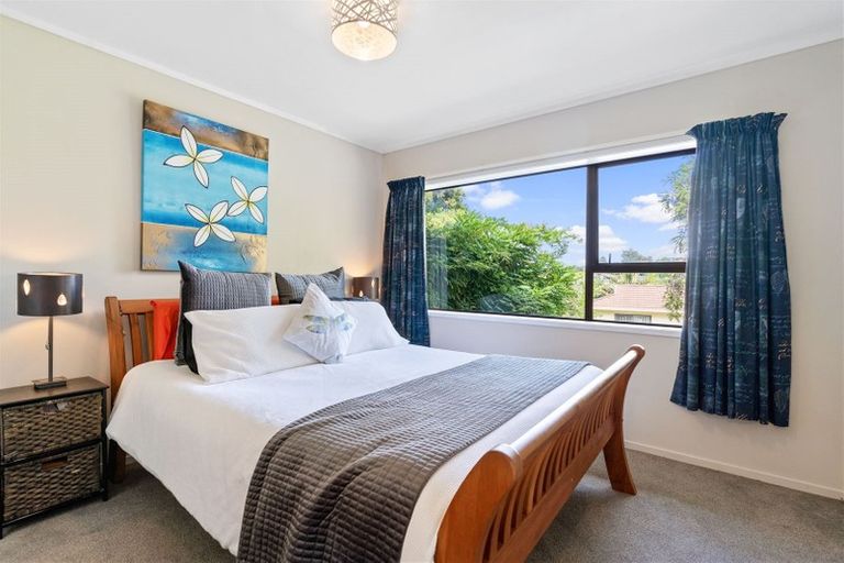 Photo of property in 1/7 Newstead Avenue, Browns Bay, Auckland, 0632