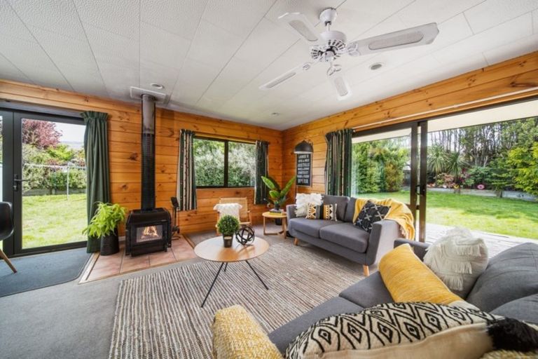 Photo of property in 16 Kawarau Place, Frankton, Queenstown, 9300