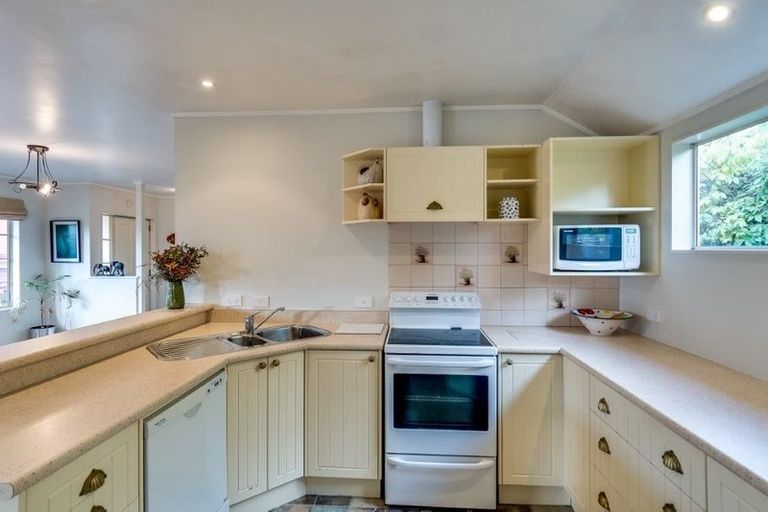 Photo of property in 6a Busby Place, Havelock North, 4130