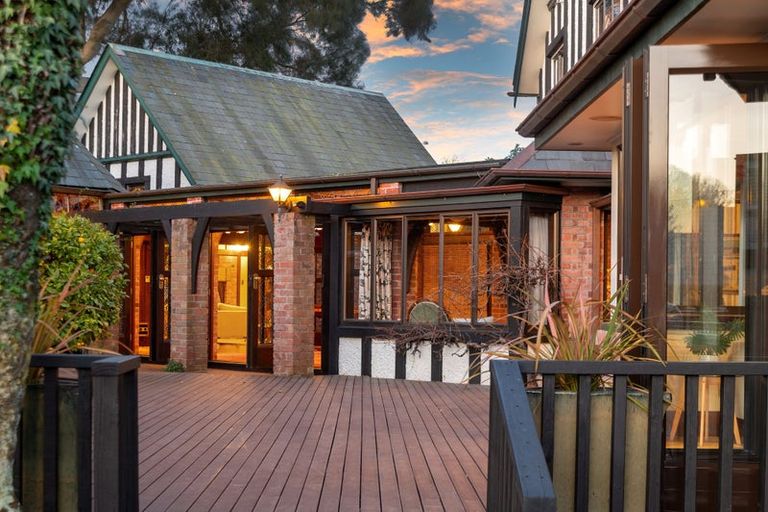 Photo of property in 283 Papanui Road, Merivale, Christchurch, 8052