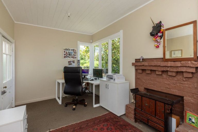 Photo of property in 60 Milton Road, Bluff Hill, Napier, 4110