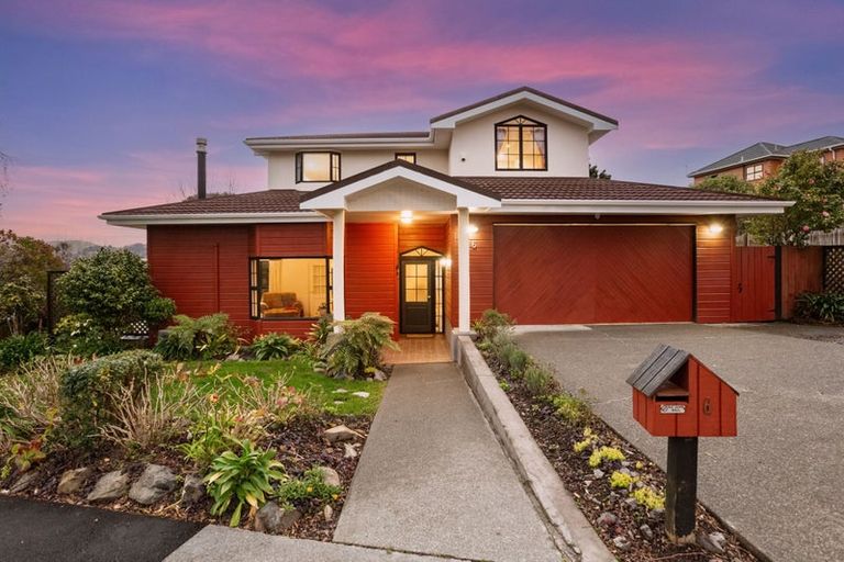 Photo of property in 6 Samwell Drive, Whitby, Porirua, 5024