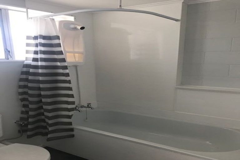 Photo of property in 46 Awamutu Grove, Waiwhetu, Lower Hutt, 5010