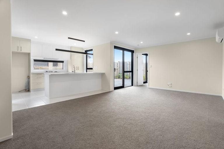 Photo of property in 26 Waruhia Crescent, Rototuna North, 3281