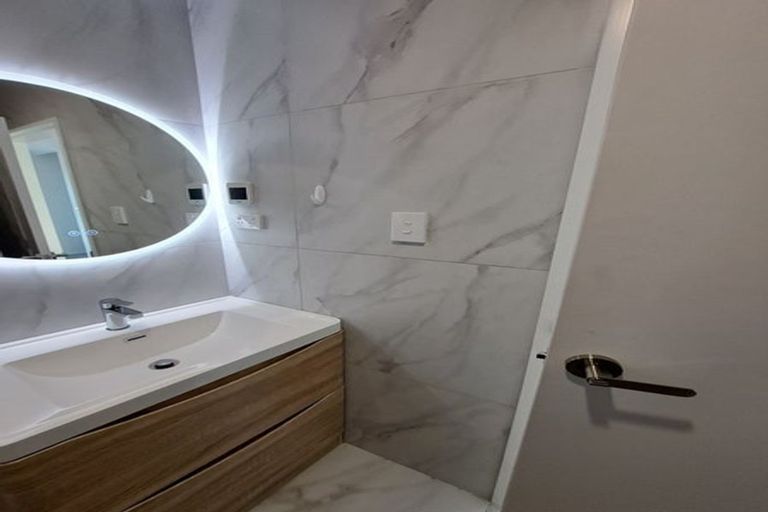 Photo of property in 3/6 Kereru Street, Henderson, Auckland, 0612