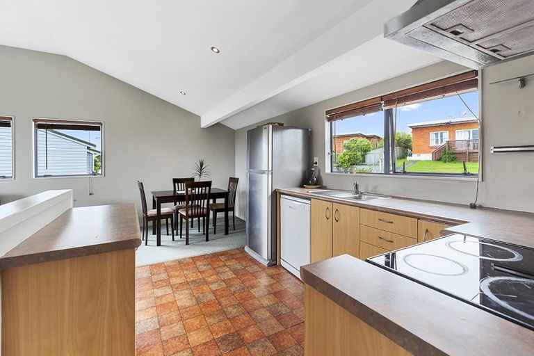 Photo of property in 12 Morere Street, Titahi Bay, Porirua, 5022