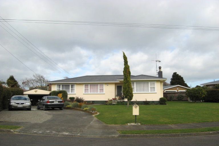 Photo of property in 8 Highfield Place, Levin, 5510