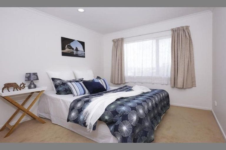 Photo of property in 10/2 Swan Hill Drive, Glen Eden, Auckland, 0602