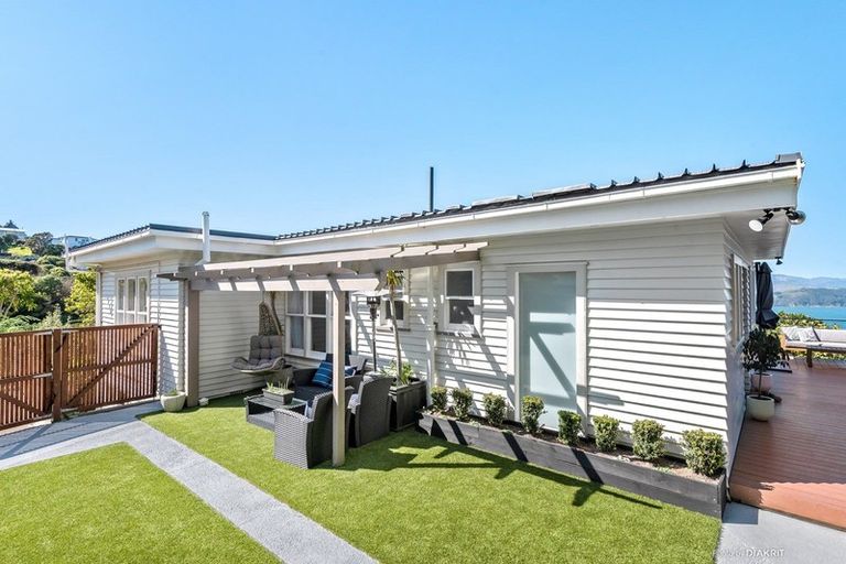 Photo of property in 15b Waru Street, Khandallah, Wellington, 6035