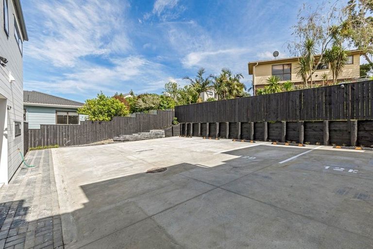 Photo of property in 12c Woodhouse Place, West Harbour, Auckland, 0618