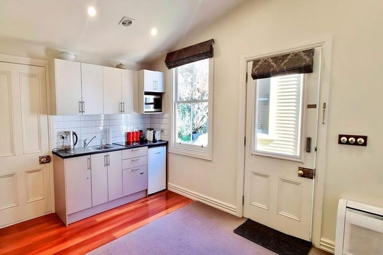 Photo of property in 5 Tonks Grove, Te Aro, Wellington, 6011