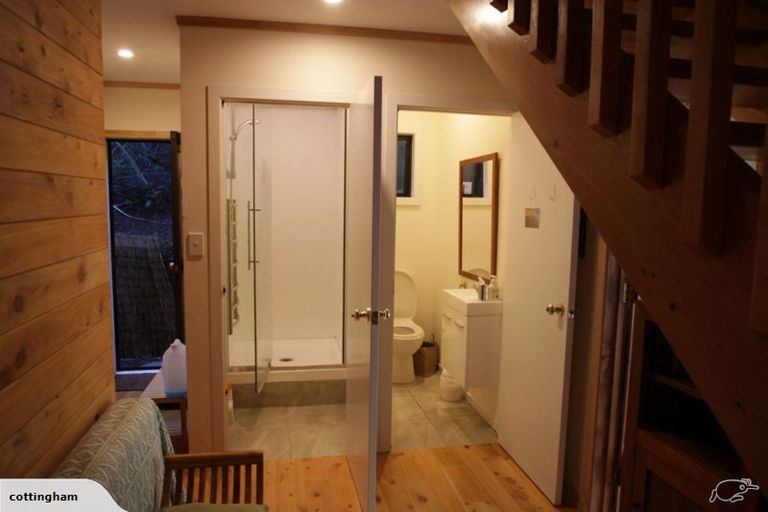 Photo of property in 128 Lone Kauri Road, Karekare, Auckland, 0772