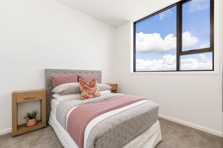 Photo of property in 7/14 Tamariki Avenue, Orewa, 0931