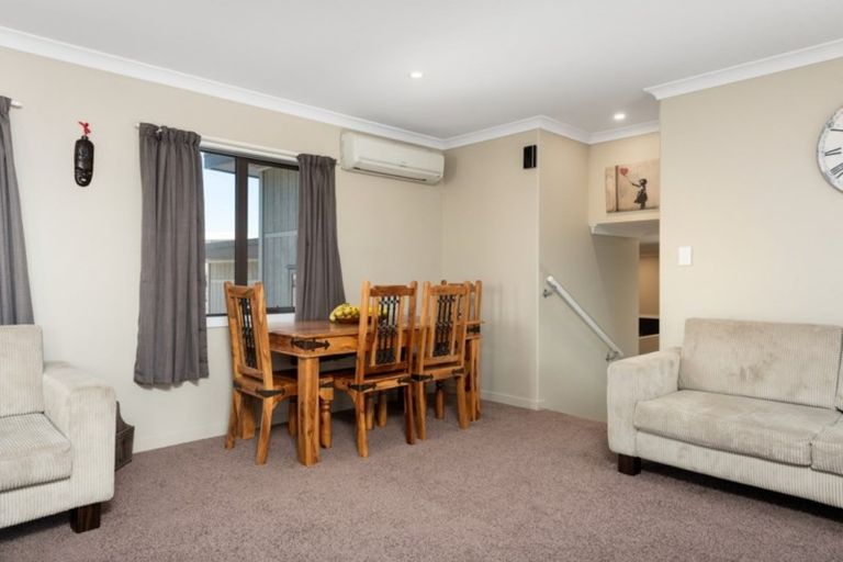 Photo of property in 9 Rochfort Crescent, Pyes Pa, Tauranga, 3112