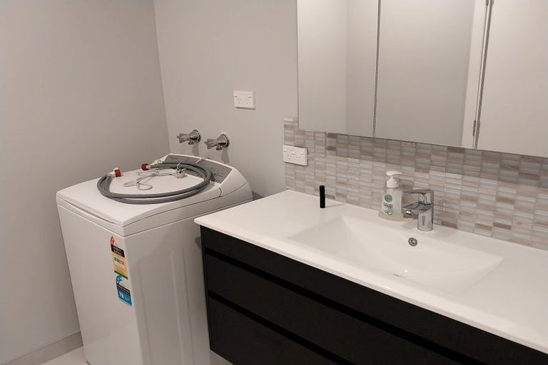 Photo of property in 302 Lake Road, Hauraki, Auckland, 0622