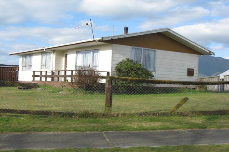 Photo of property in 2 Kahikatea Street, Murupara, 3025
