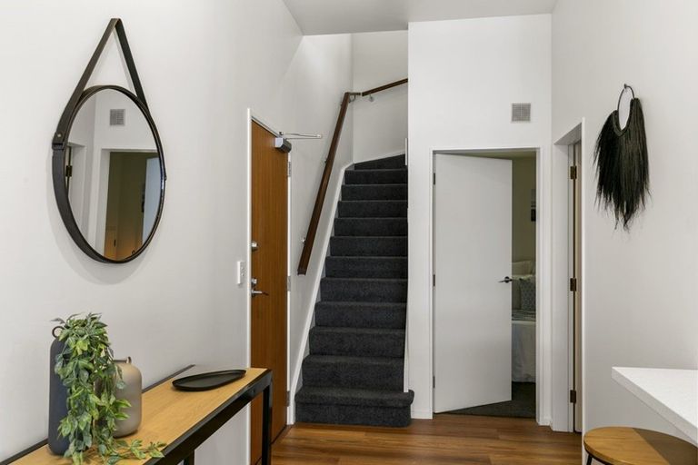 Photo of property in Metro Apartments, 5/220 Thorndon Quay, Pipitea, Wellington, 6011