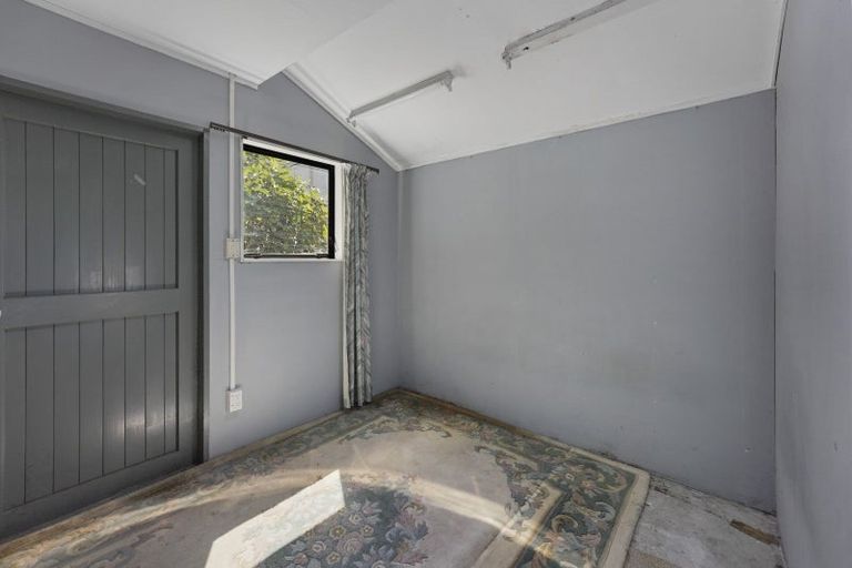 Photo of property in 201 Queens Drive, Lyall Bay, Wellington, 6022