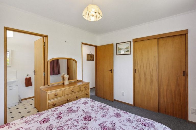 Photo of property in 4 Edgewater Street, Waikanae, 5036