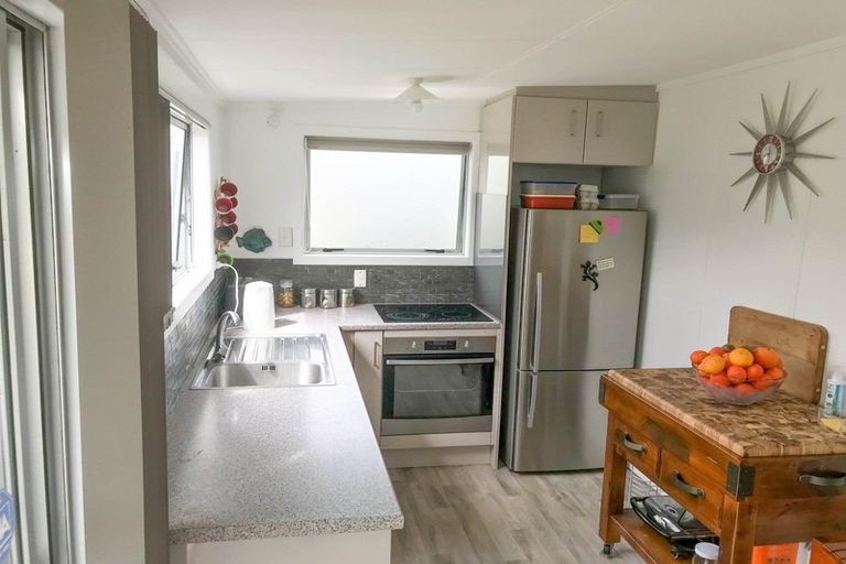 Photo of property in 19 West Crescent, Te Puru, Thames, 3575