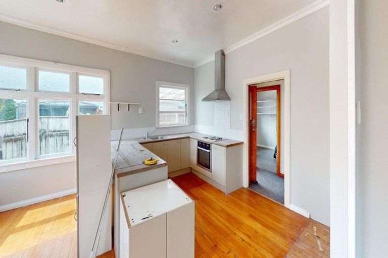 Photo of property in 28 Knowles Street, Terrace End, Palmerston North, 4410