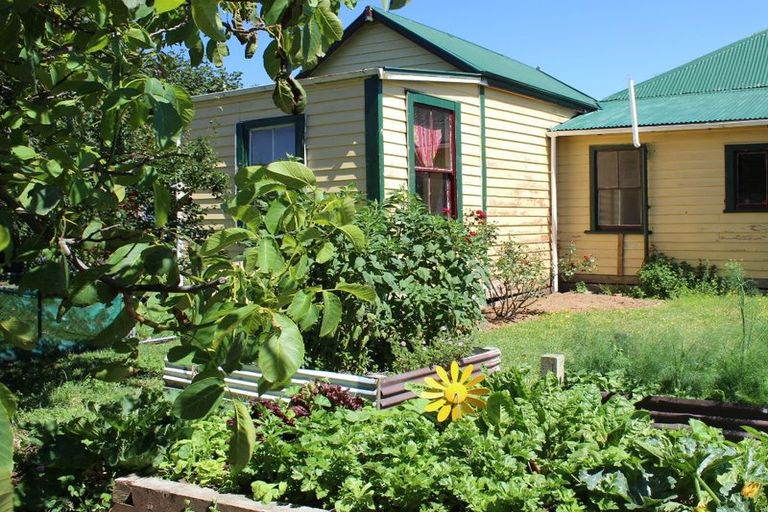 Photo of property in 4 Moreton Road, Carterton, 5713