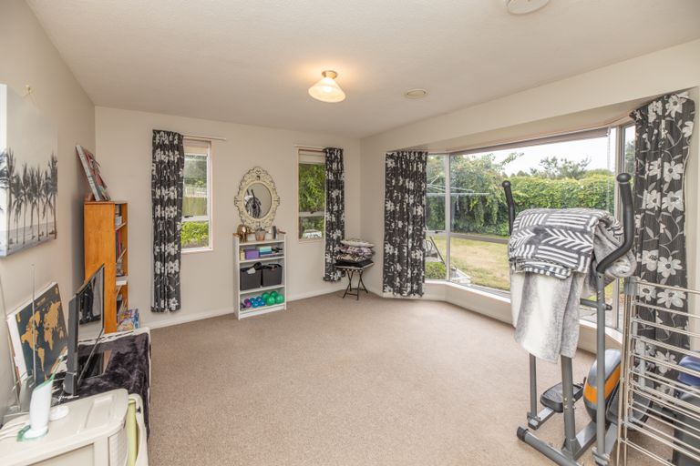 Photo of property in 1/10b Tracy Place, Redwood, Christchurch, 8051