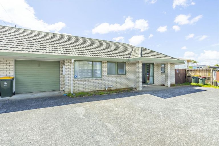 Photo of property in 1/11 Solveig Place, Randwick Park, Auckland, 2105