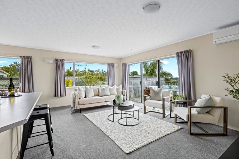 Photo of property in 12a Tower Hill, Stanmore Bay, Whangaparaoa, 0930